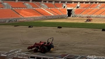 Pemprov DKI Dengarkan Keluhan Persija, Berkomitmen Perbaiki Rumput Stadion JIS